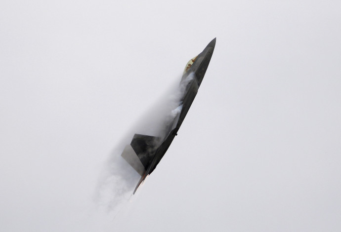 F-22 (צילום:  REUTERS/Michael Fiala)