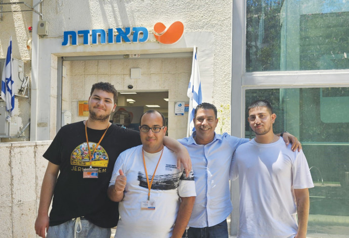 אודי חדאד ביחד עם אפק דומב מלמד, תומר מוסאילוב ואורי גבע (צילום:  באדיבות מאוחדת)