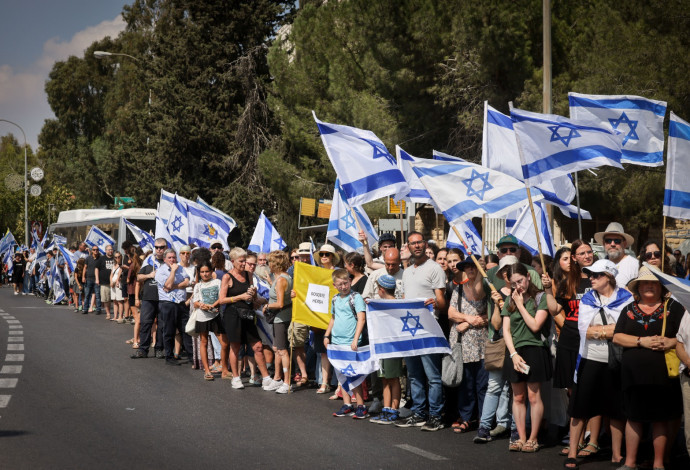 מסע ההלוויה של הרש גולדברג פולין בירושלים (צילום:  חיים גולדברג פלאש 90)