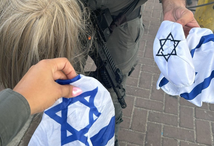 הפאה של תושבת השטחים (צילום:  דוברות המשטרה)