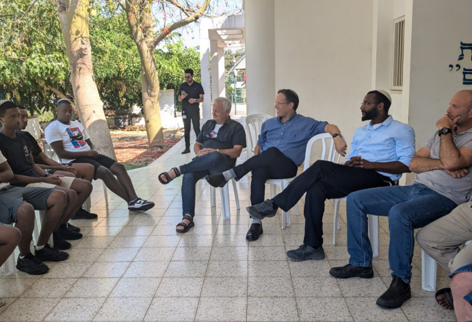 חברי השדולה למען המכינות הקדם צבאיות ביקרו במכינות בדרום ובעוטף עזה (צילום:  ללא קרדיט)