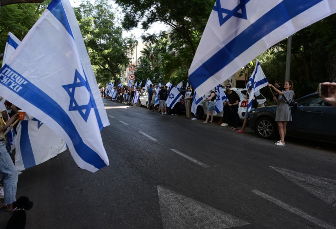שיירת הדגלים לזכרו של רס"מ במיל' דניאל אלוש ז"ל (צילום:  אבשלום ששוני)