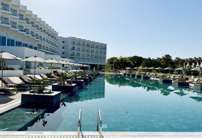Cali Resort&Spa  מלון למבוגרים בלבד בפאפוס (צילום:  אתר louis hotels)