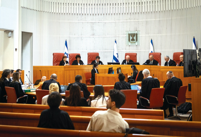 דיון בבג"ץ  (צילום:   חיים גולדברג, פלאש 90)