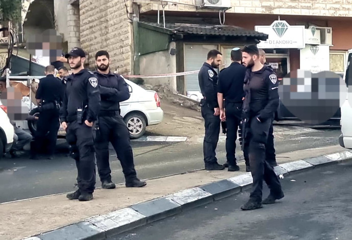 זירת האירוע באום אל פאחם (צילום:  דוברות המשטרה)