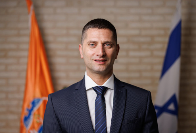 ראש עיריית נשר, רועי לוי (צילום:  דוברות עיריית נשר)