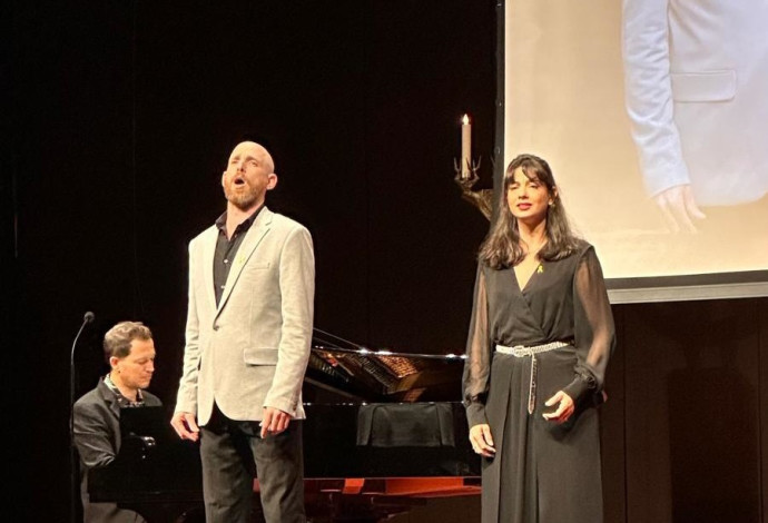 תיאודור בניו יורק (צילום:  עמנואל טמפל)