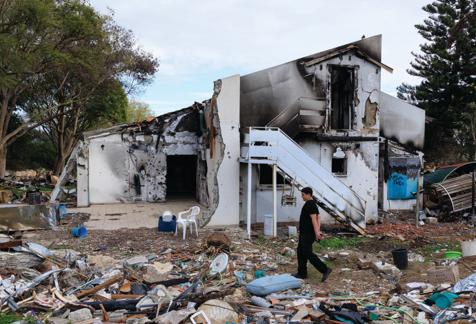 בית בבארי אחרי טבח השבעה באוקטובר (צילום:  משה שי פלאש 90,ארכיון משה שי, פלאש 90)