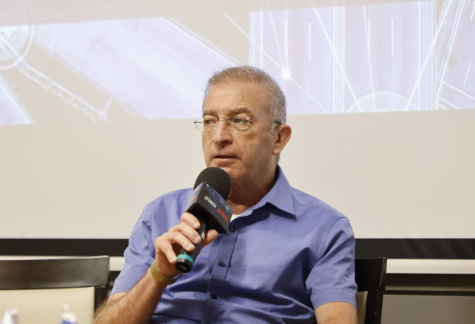 מאיר שפיגלר מנכ"ל חברת החשמל (צילום:  מרק ישראל סלם)