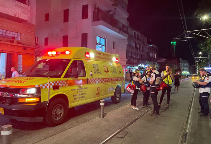 כוחות ההצלה בזירת הפיגוע ביפו (צילום:  תיעוד מבצעי מד"א)