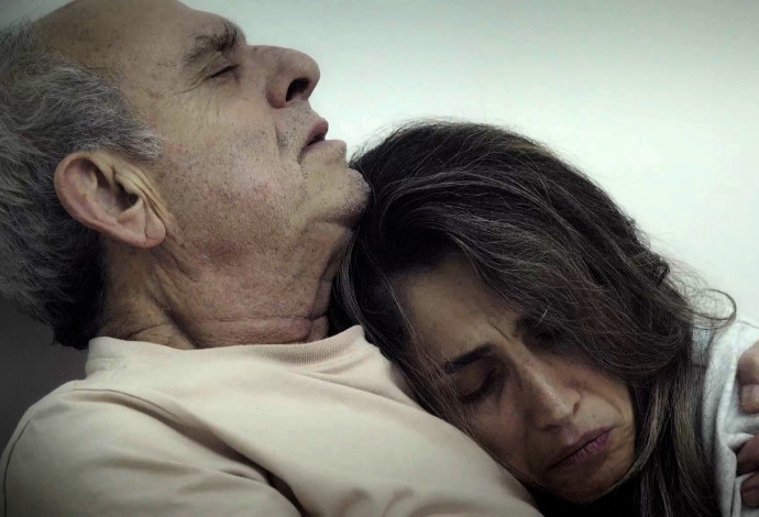 פרח אדום, חיים בוזגלו (צילום:  יורם מילוא)