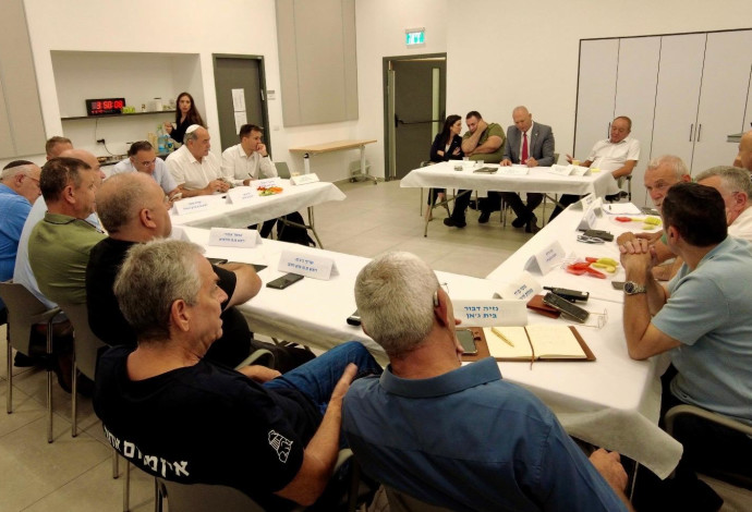 פגישת עבודה בין בכירי הממשלה וראשי רשויות בצפון (צילום:  לשכת ראש הממשלה)