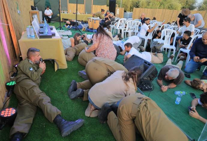 טקס תחת האזעקות (צילום:  יח"צ)