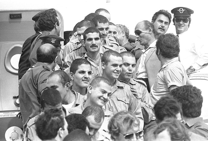 חזרת שבויים ממצרים, 17.11.73 (צילום:  יעקב סער, לע"מ)