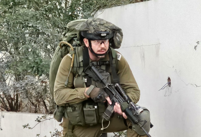ד"ר ברסקי בעת לחימה בלבנון (צילום:  פרטי)