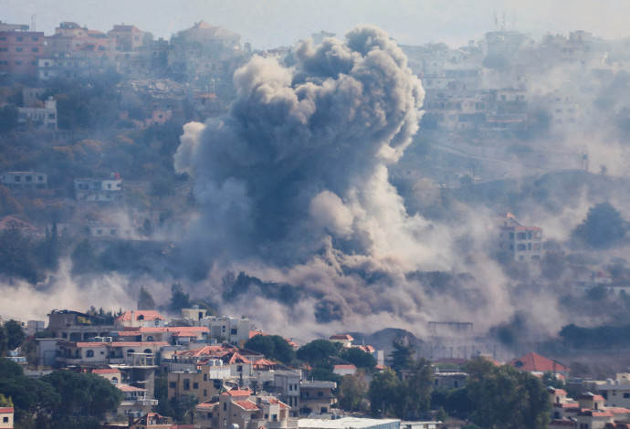 תקיפה בלבנון (צילום:  REUTERS/Karamallah Daher REFILE )