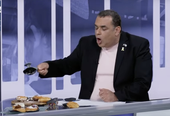 מופע האימים ב-i24 (צילום:  צילום מסך, i24)