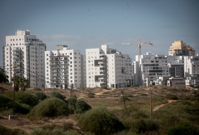 שכונה חדשה בבנייה בחולון, אוקטובר 2024 (צילום:  מרים אלסטר, פלאש 90)
