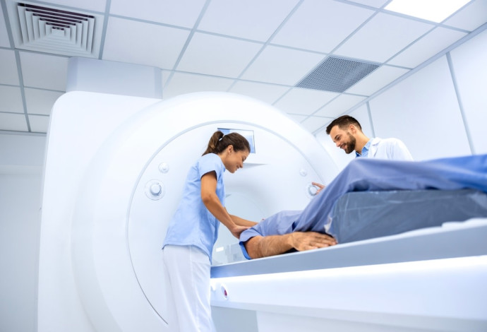 מכשיר MRI. אבחון מוקדם והצלת חיים  (צילום:  שאטרסטוק)