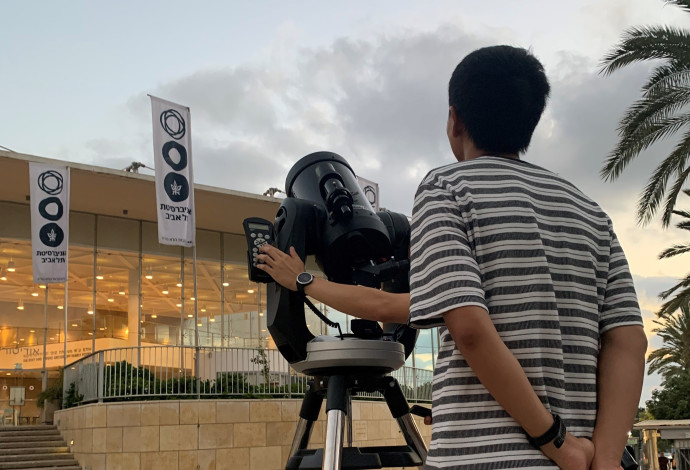 המועדון האסטרונומי של אוניברסיטת תל אביב (צילום:  נוי שין)