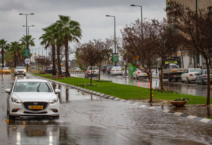 מזג אוויר גשום, הצפה (צילום:  פלאש 90)
