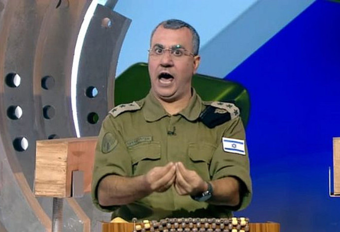 אביחי אדרעי בארץ נהדרת (צילום:  צילום מסך, קשת 12)