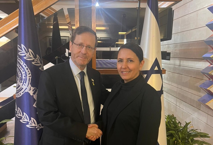 נשיא המדינה יצחק בוז'י הרצוג ושרת החדשנות, המדע והטכנולוגיה, גילה גמליאל (צילום:  בית הנשיא)