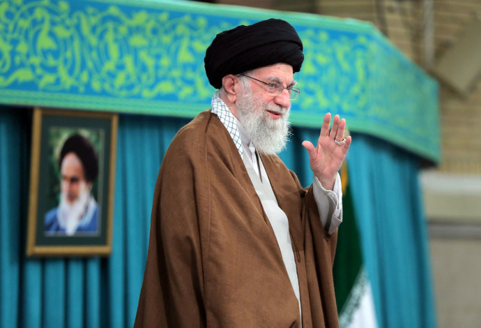 עלי חמינאי (צילום:   Office of the Iranian Supreme Leader/WANA (West Asia News Agency)/Handout via REUTERS)