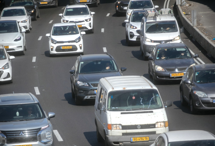 עומס תנועה בנתיבי איילון (צילום:  מרים אלסטר, פלאש 90)