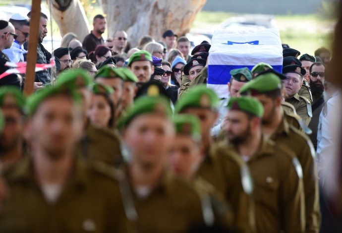 לוויתו של רס"ם במיל' אלכסנדר פרודנקו ז"ל  (צילום:  אבשלום ששוני)