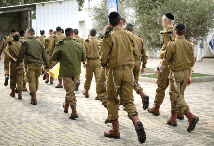 חרדים בגיוס בבקום (צילום:  דובר צה"ל)