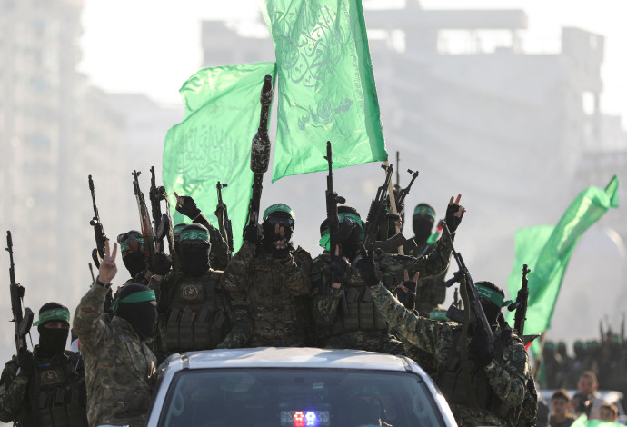 מחבלי חמאס (צילום:  REUTERS/Dawoud Abu Alkas)