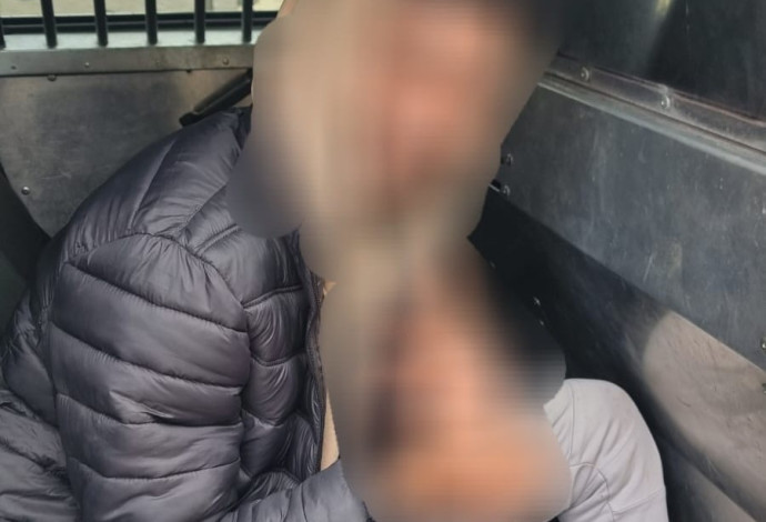 מעצר החשוד בדקירה בשוק הכרמל (צילום:  דוברות המשטרה)