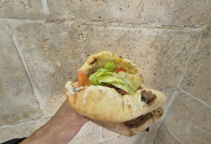 המזנון של סנטו, קבב (צילום:  יניב משיח)