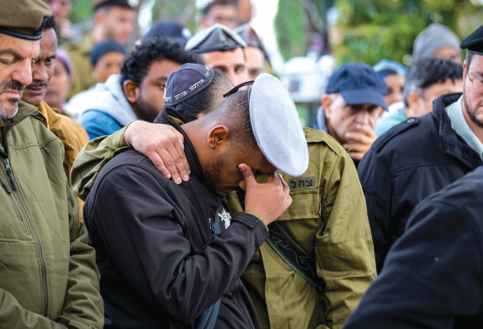 הלווייתו של רס״ל (במיל') אנדועלם קבדה (צילום:  לירון מולדובן, פלאש 90)