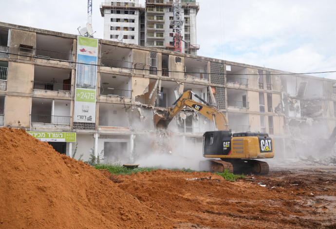 פינוי בינוי במתחם שלום אש (צילום:  דוברות עיריית פתח תקווה)