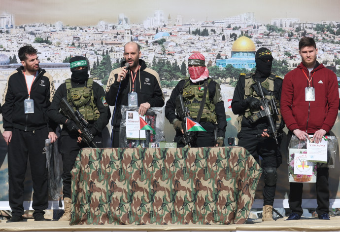 שגיא דקל חן, סשה טרופנוב ויאיר הורן (צילום:  רויטרס)
