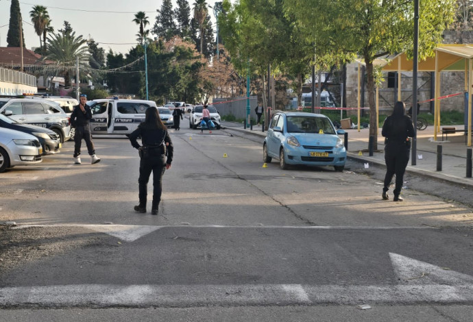 זירת הרצח בלוד (צילום:  אלון חכמון)