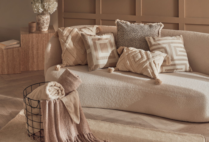 PRIMARK Brushed Throw Cream (צילום:  באדיבות המותג)