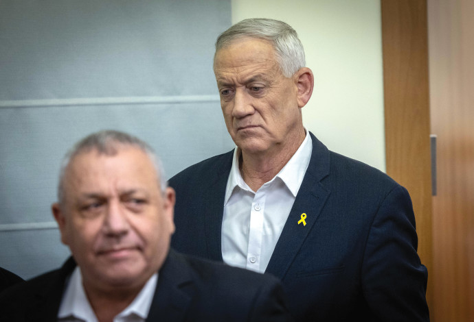 בני גנץ וגדי איזנקוט (צילום:  חיים גולדברג, פלאש 90)