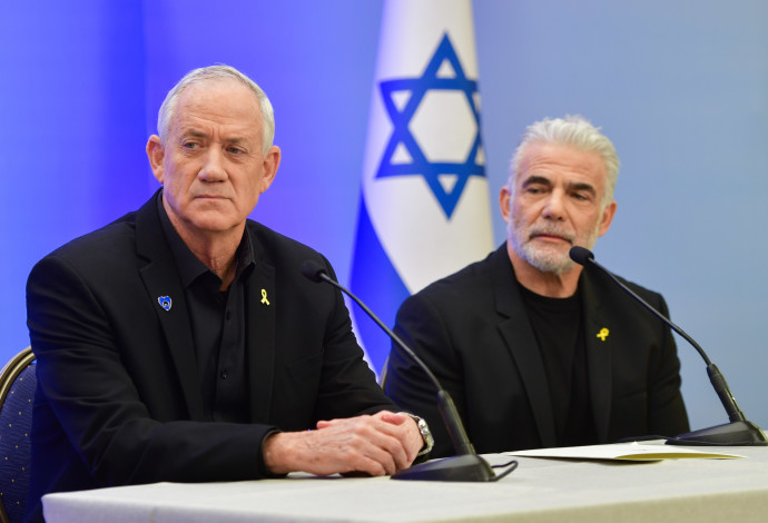 יאיר לפיד, בני גנץ (צילום:  אבשלום ששוני)