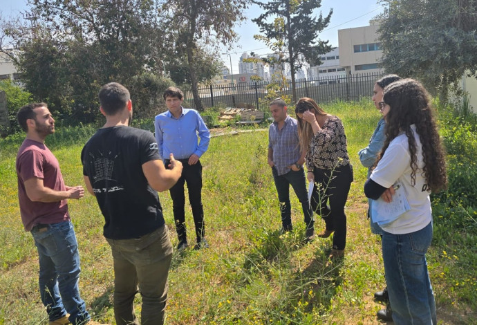 יום חילופי השלטון המסורתי בפתח תקווה (צילום:  דוברות העירייה)