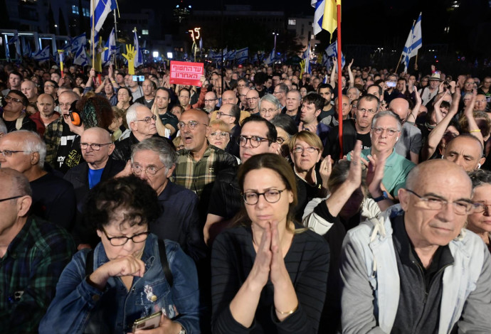 הפגנת "על סף תהום" (צילום:  אבשלום ששוני)