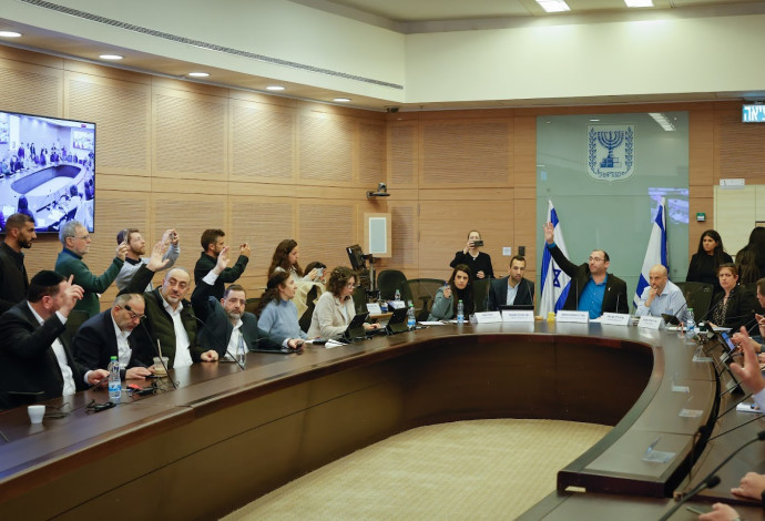 הדיון בועדת החוקה  (צילום:  נועם מושקוביץ דוברות הכנסת)