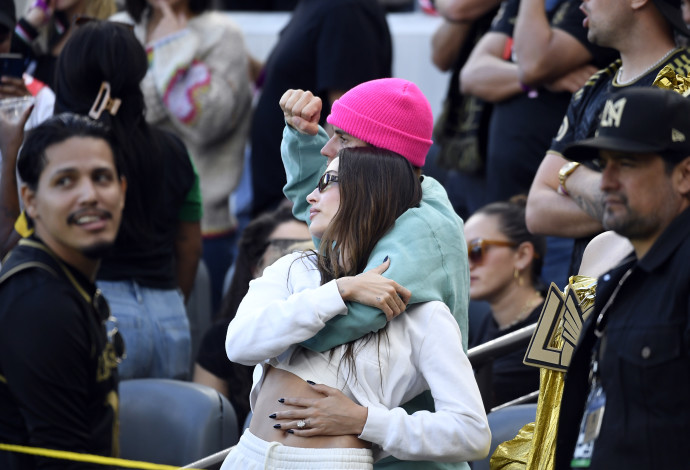 היילי וג'סטין ביבר (צילום:   Kevork Djansezian/Getty Images)
