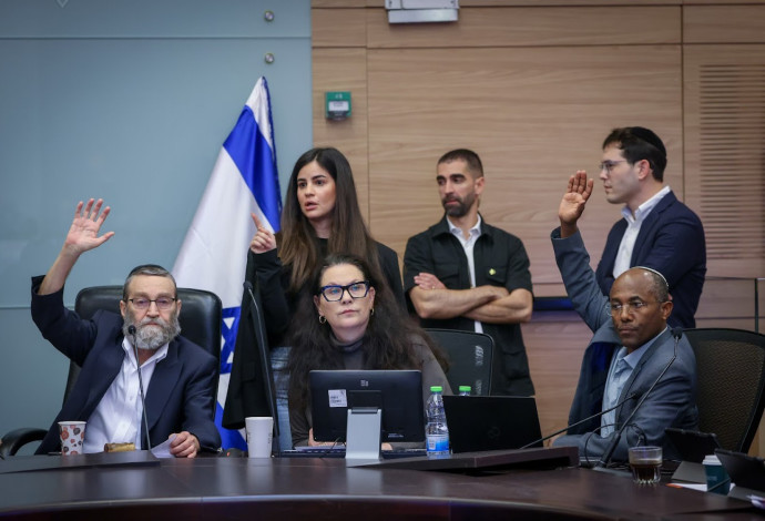 משה גפני, אישור חוק התקציב 2025 (צילום:  נועם מושקוביץ דוברות הכנסת)