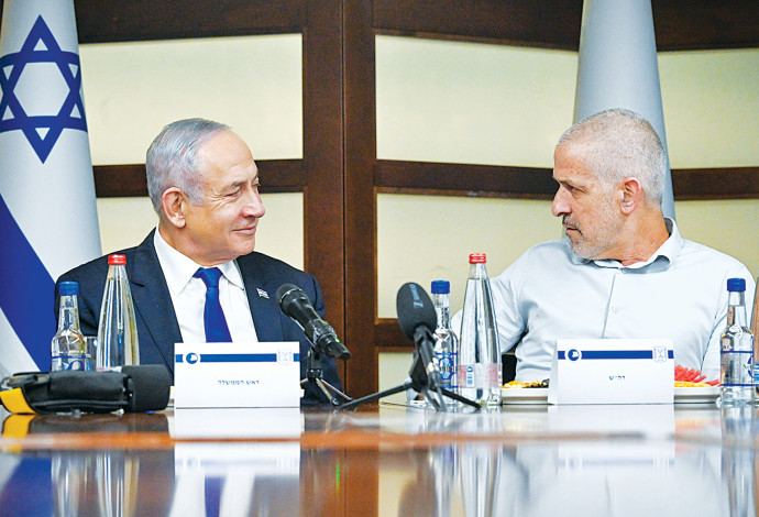רונן בר ובנימין נתניהו אפריל 2024 (צילום:  קובי גדעון לע"מ)