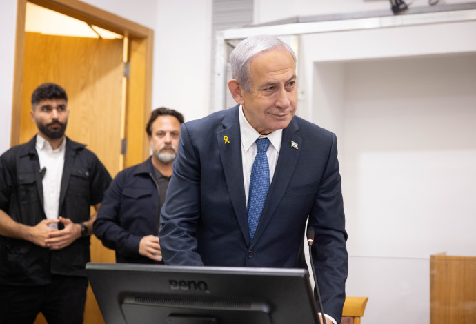 בנימין נתניהו בבית המשפט (צילום:  מרים אלסטר, פלאש 90)
