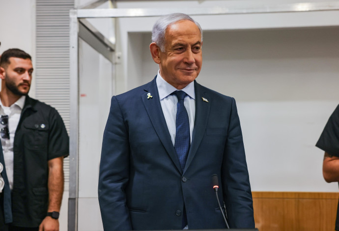 בנימין נתניהו מגיע לבית המשפט (צילום:  יונתן זינדל פלאש 90)