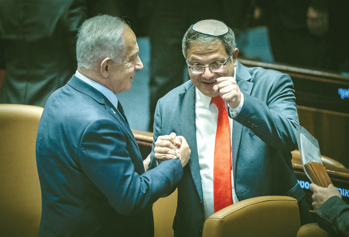 איתמר בן גביר ובנימין נתניהו בכנסת (צילום:  יונתן זינדל, פלאש 90)